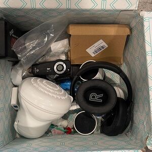 Box of miscellaneous house and electronic Items-bulk